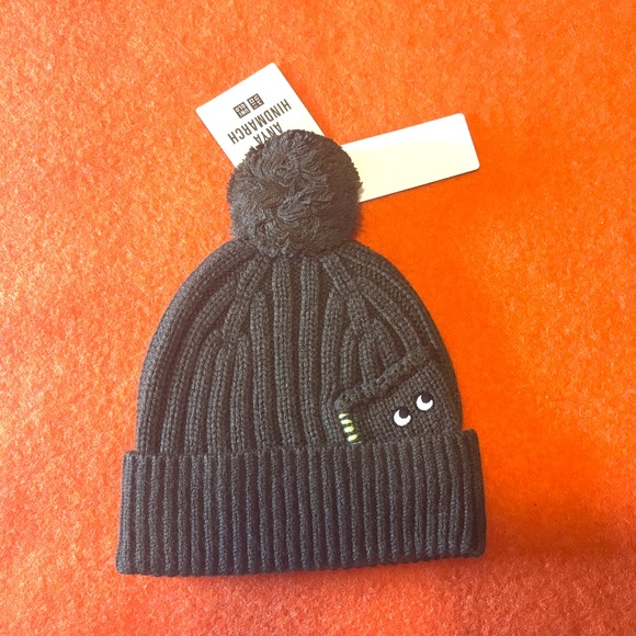 Anya Hindmarch Uniqlo olive touch of wool heattech pompom beanie hat NWT - Picture 2 of 8